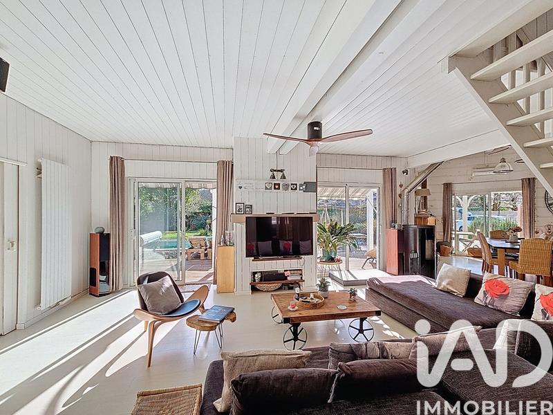 Maison - 198 m² - 8 pièces