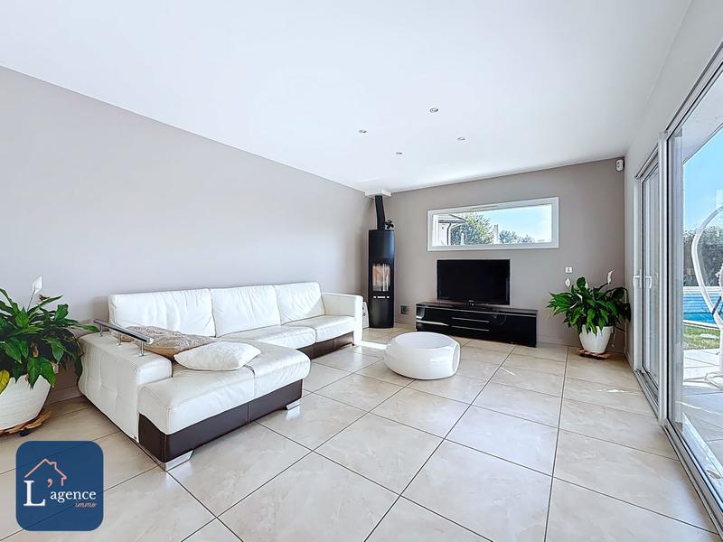 Maison - 258 m² - 8 pièces