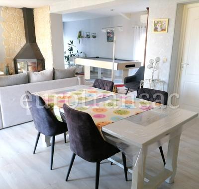 Villa - 161 m² - 4 pièces