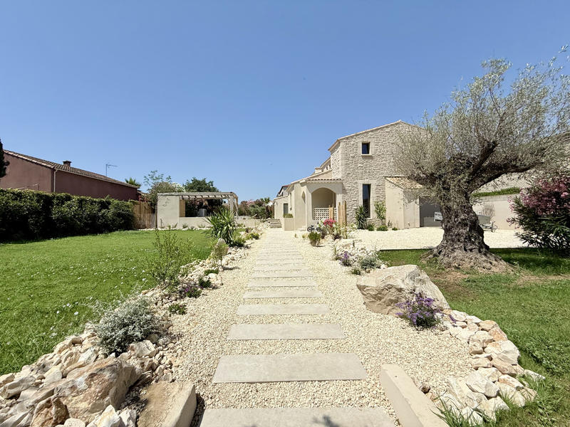 Maison - 202 m² - 6 pièces