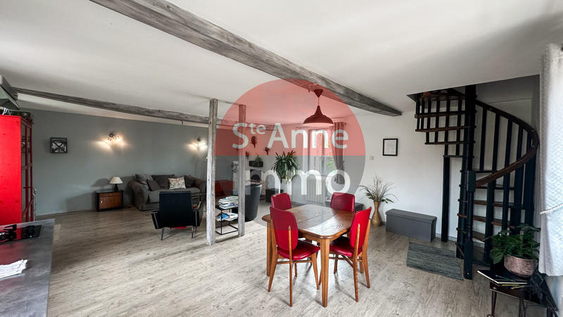 Maison - 240 m² - 4 pièces