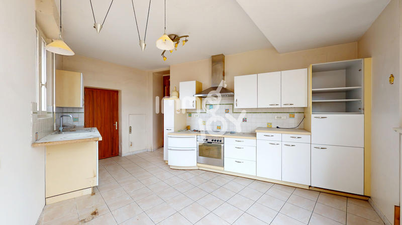 Maison - 214 m² - 7 pièces