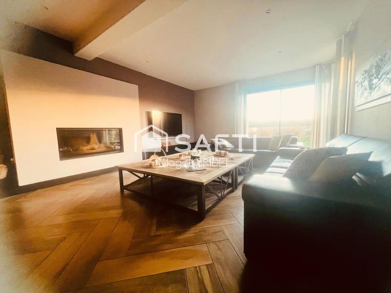 Maison - 270 m² - 10 pièces