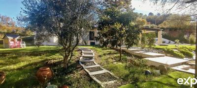 Maison - 181 m² - 5 pièces