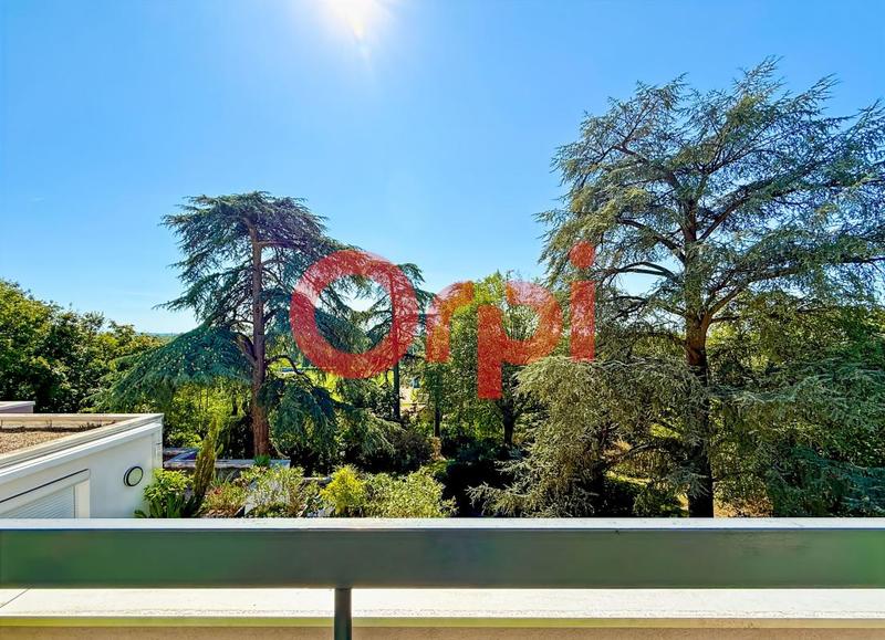 Appartement - 120 m² - 6 pièces