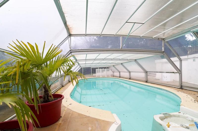 Maison - 180 m² - 7 pièces