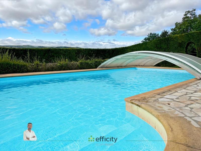 Villa - 206 m² - 9 pièces