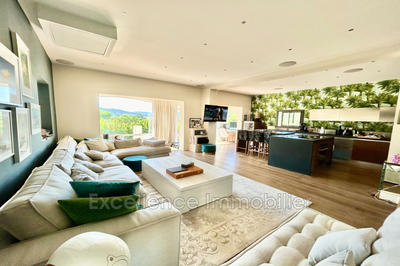 Villa - 265 m² - 8 pièces