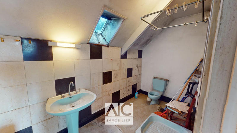 Maison - 195 m² - 8 pièces