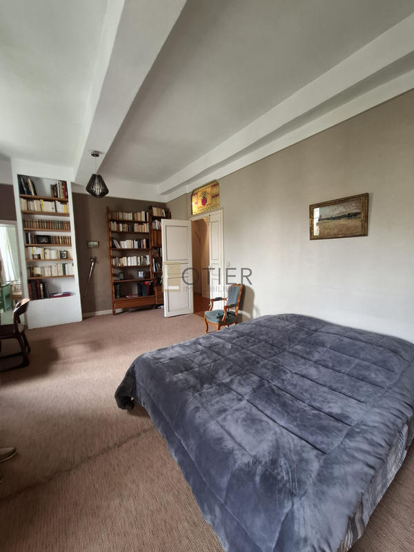 Maison - 300 m² - 10 pièces