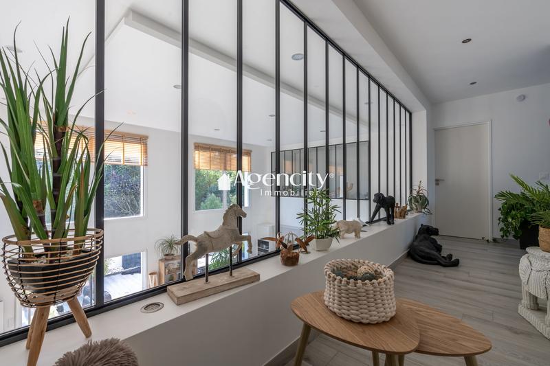 Maison - 200 m² - 8 pièces