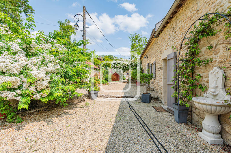 Maison - 350 m² - 8 pièces