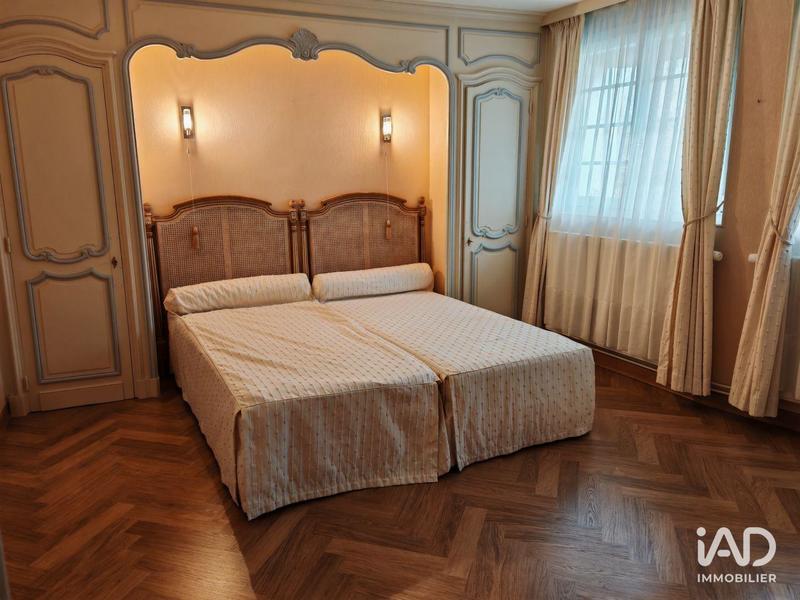 Maison - 209 m² - 6 pièces