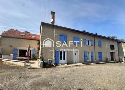 Maison - 251 m² - 9 pièces