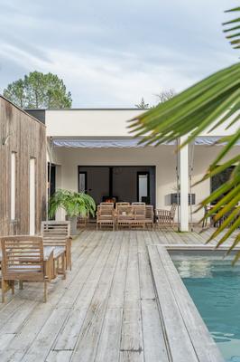 Maison - 210 m² - 6 pièces