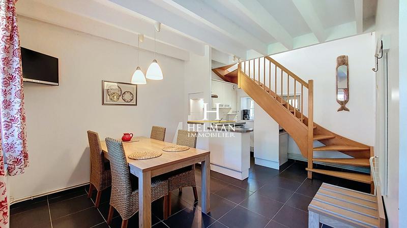 Maison - 468 m² - 10 pièces