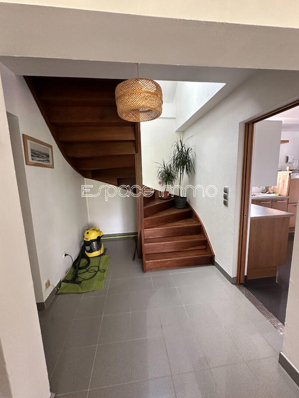 Maison - 161 m² - 6 pièces