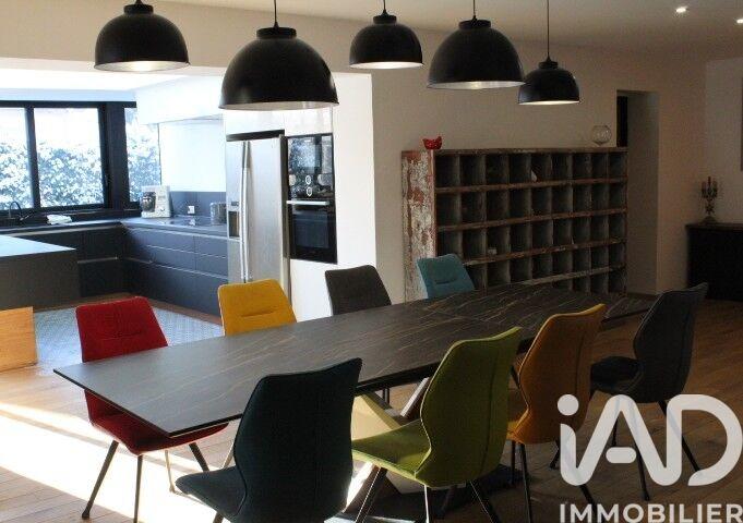 Maison - 195 m² - 9 pièces