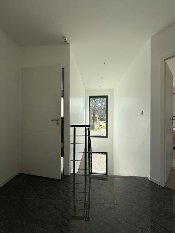 Maison - 142 m² - 8 pièces