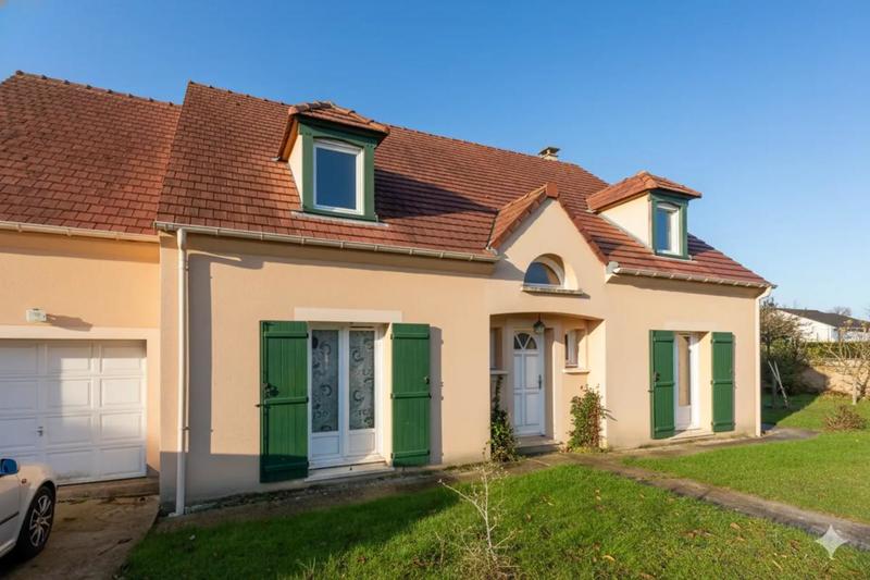 Maison - 200 m² - 8 pièces