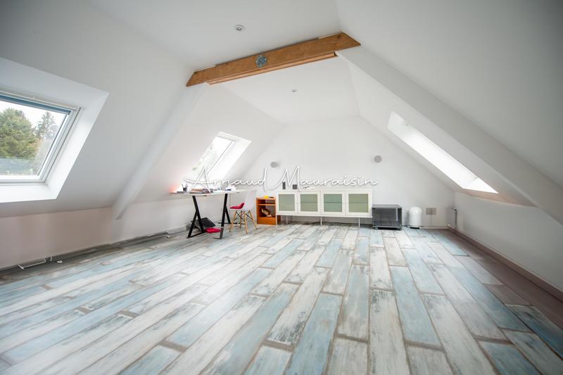 Maison - 250 m² - 8 pièces