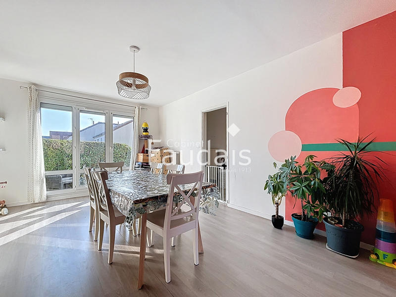 Maison - 104 m² - 6 pièces