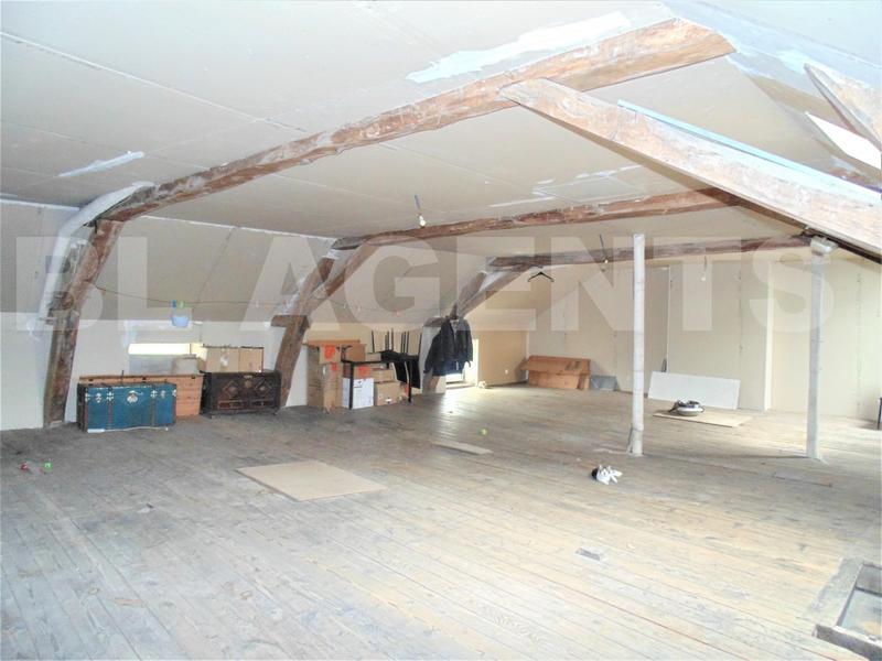 Maison - 240 m² - 6 pièces