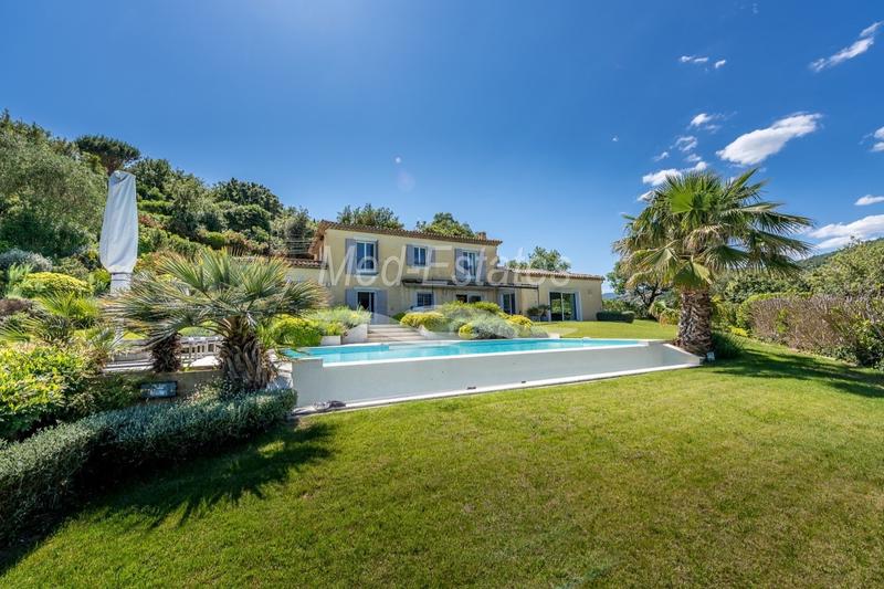 Villa - 261 m² - 6 pièces