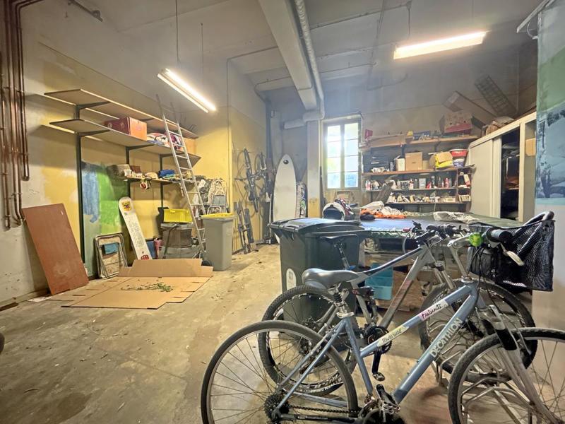 Maison - 250 m² - 8 pièces