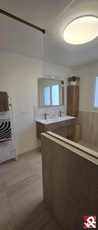 Maison - 320 m² - 7 pièces