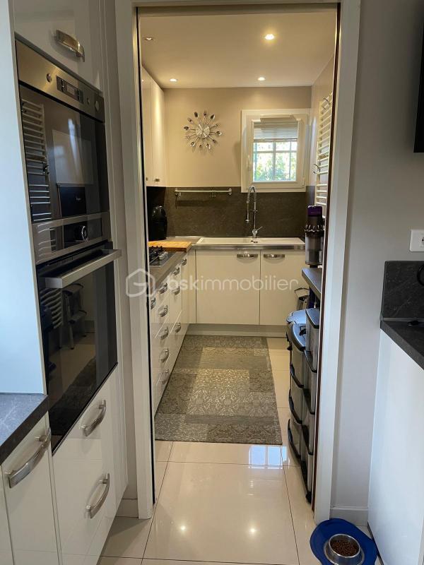 Propriété - 179 m² - 7 pièces