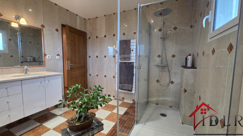 Villa - 274 m² - 9 pièces