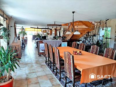 Maison - 352 m² - 12 pièces