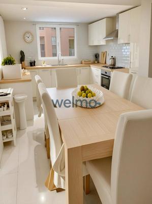 Appartement - 85 m² - 5 pièces