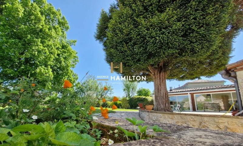 Propriété - 223 m² - 8 pièces