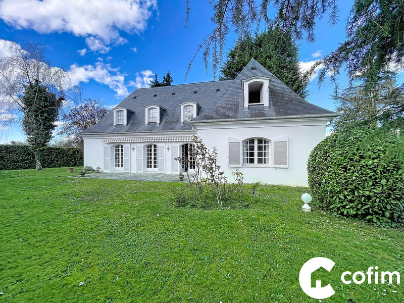 Maison traditionnelle - 137 m² - 5 pièces