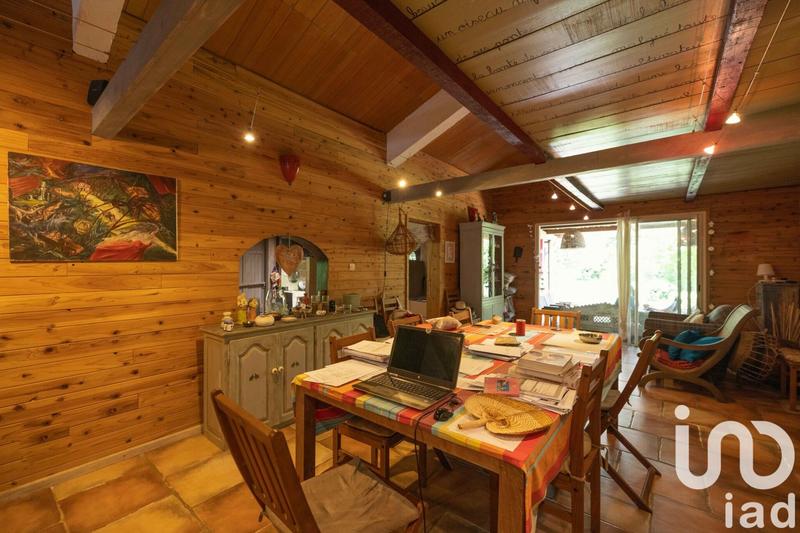 Maison - 200 m² - 6 pièces