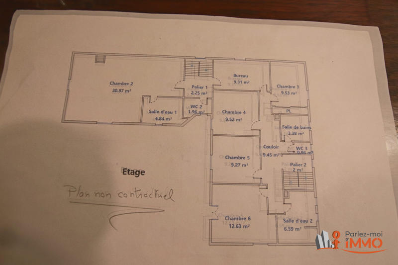 Maison - 218 m² - 9 pièces