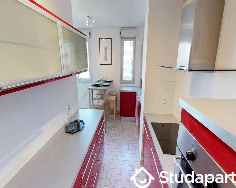 Chambre - 100 m² - 1 pièce