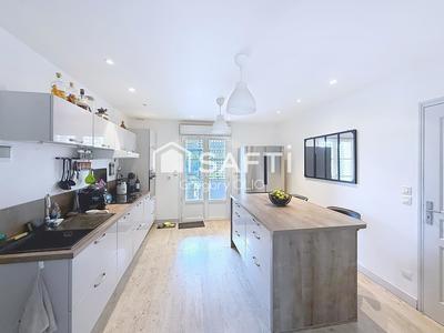 Maison - 181 m² - 8 pièces