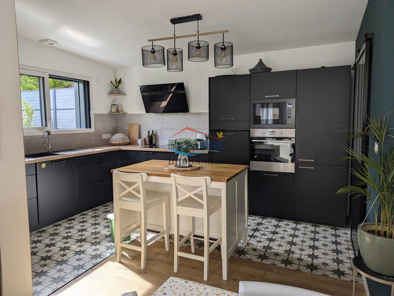 Maison - 90 m² - 5 pièces