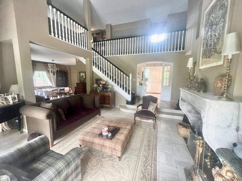 Maison d'architecte - 275 m² - 9 pièces