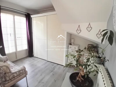 Maison traditionnelle - 296 m² - 12 pièces