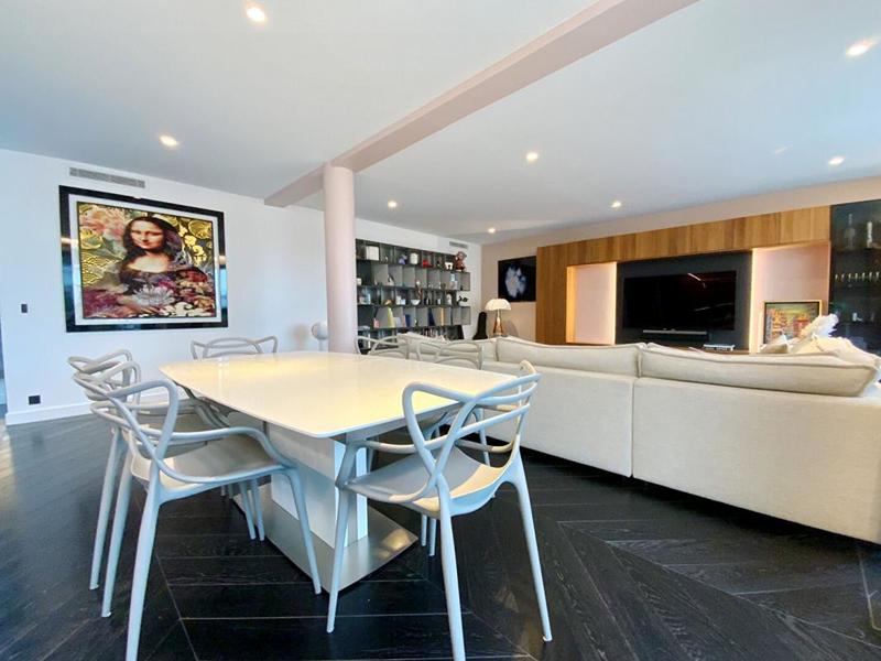 Appartement - 161 m² - 5 pièces