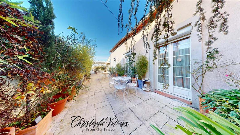 Maison - 288 m² - 8 pièces