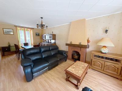 Maison - 185 m² - 7 pièces