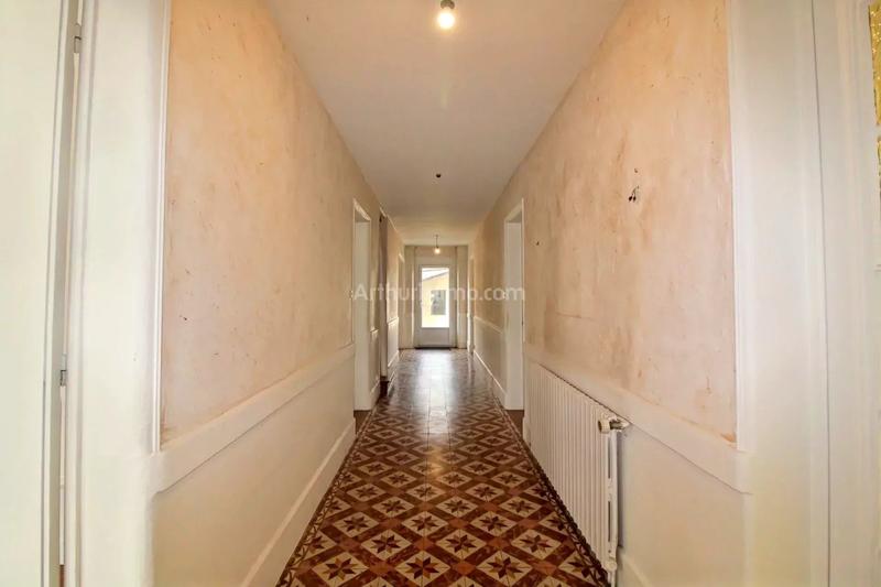 Maison - 202 m² - 7 pièces