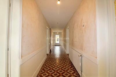 Maison - 202 m² - 7 pièces