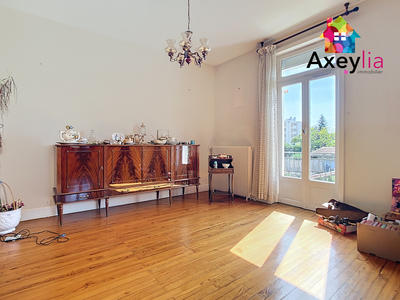 Maison - 137 m² - 6 pièces