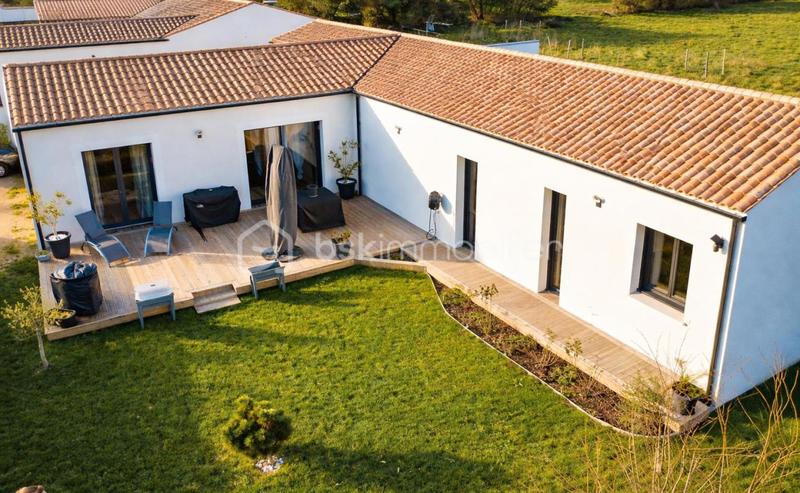 Maison traditionnelle - 138 m² - 6 pièces